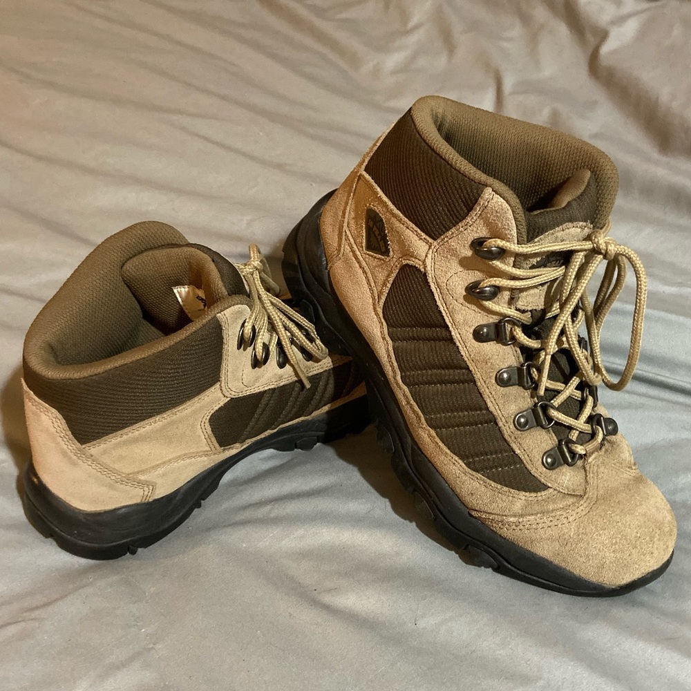 NWOB 50 Peaks Hiking Boots